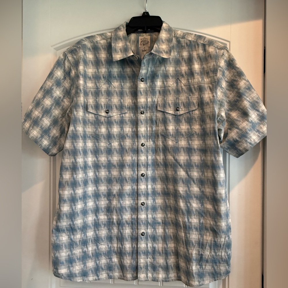 Moonshine Spirit Short Sleeve Patterned Pearl Snap